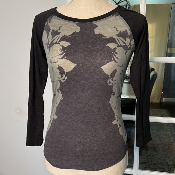 AMERICAN EAGLE long sleeve baseball tee, grey, size XS - Picture 1 of 8